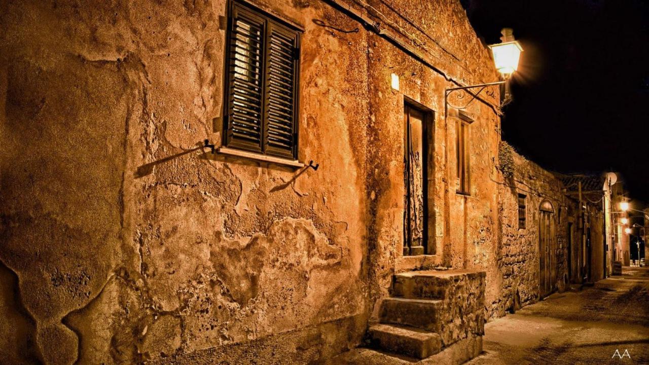 Si-Moutique, Le Case-Grotte Degli Avi 2 Modica Esterno foto