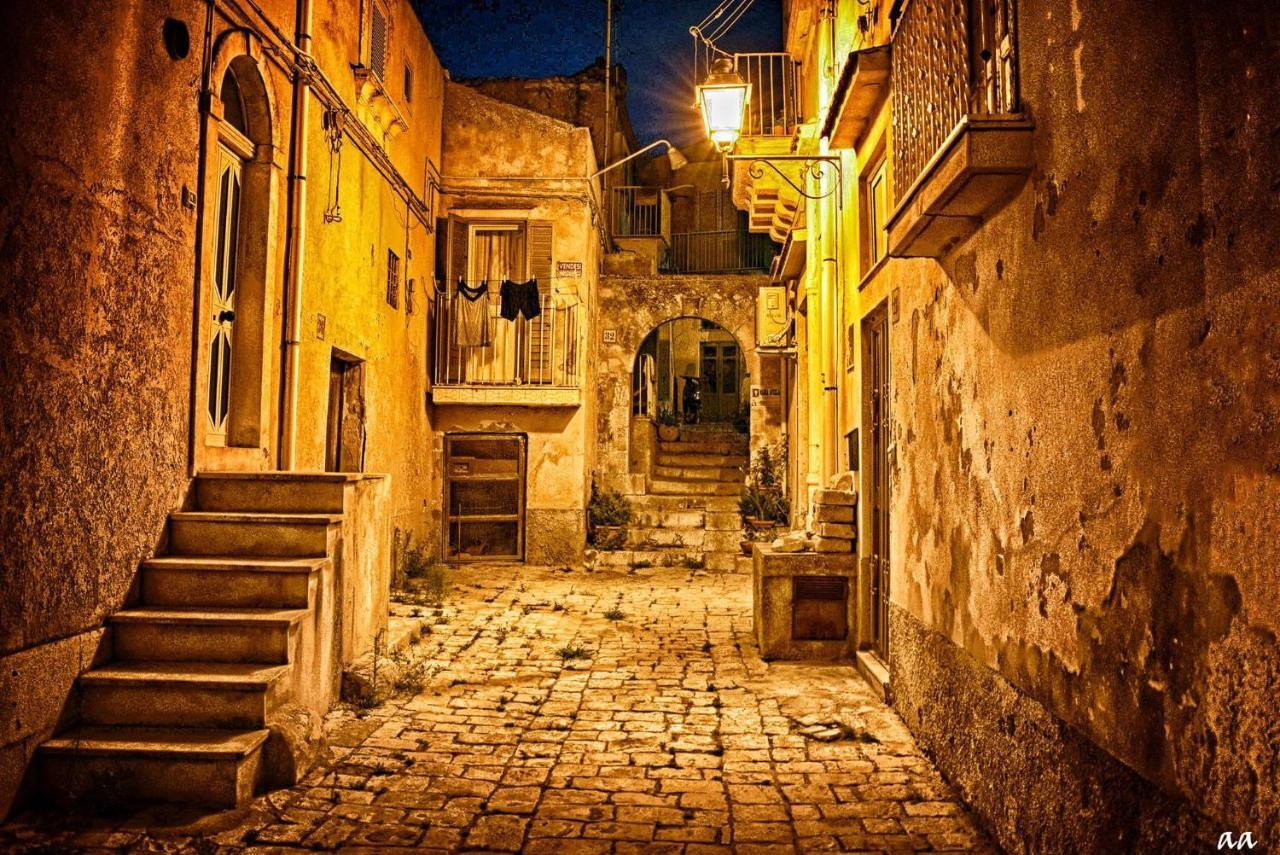 Si-Moutique, Le Case-Grotte Degli Avi 2 Modica Esterno foto